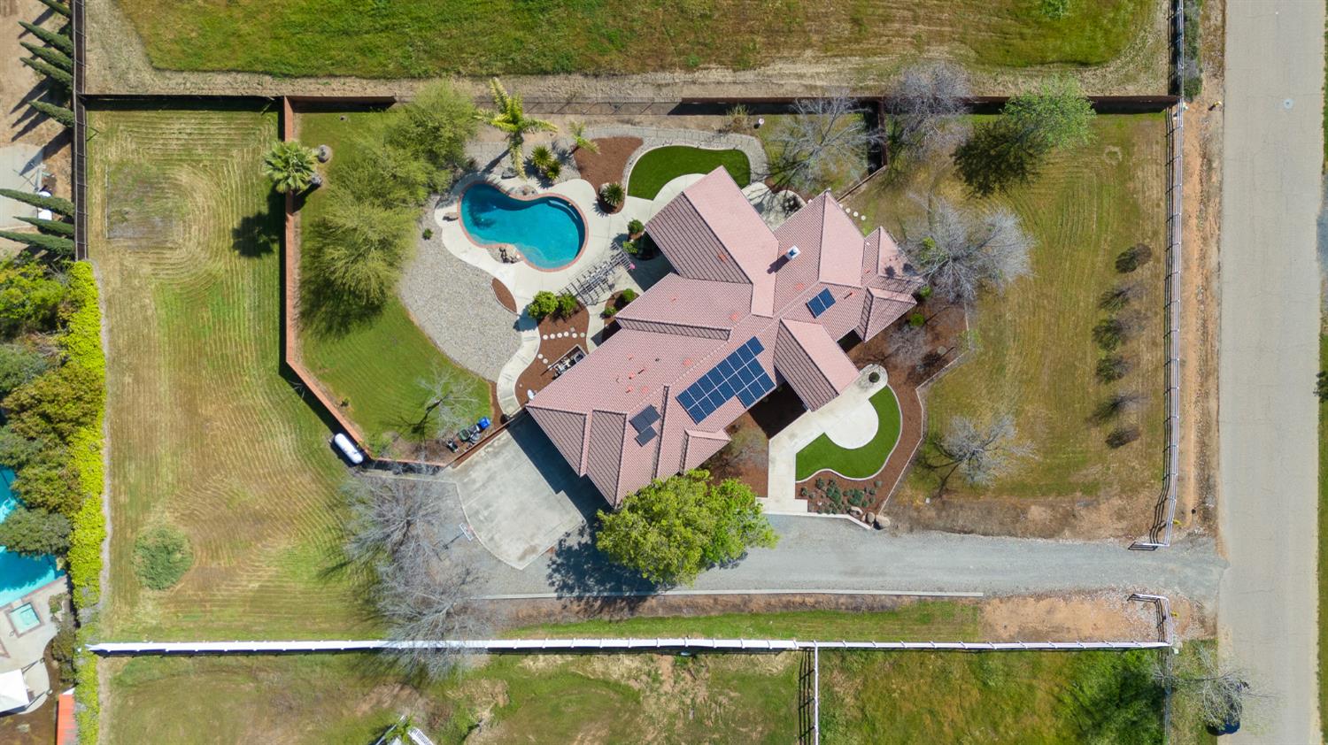 32250 Appaloosa Dr, Lindsay, CA 93265