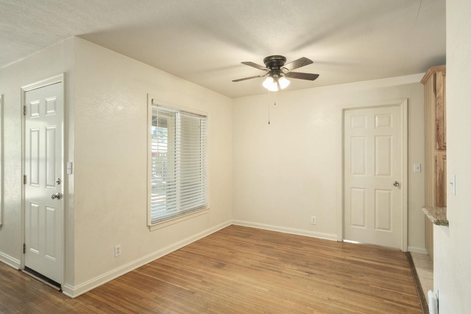 4664 N Vagedes Ave, Fresno, CA 93705