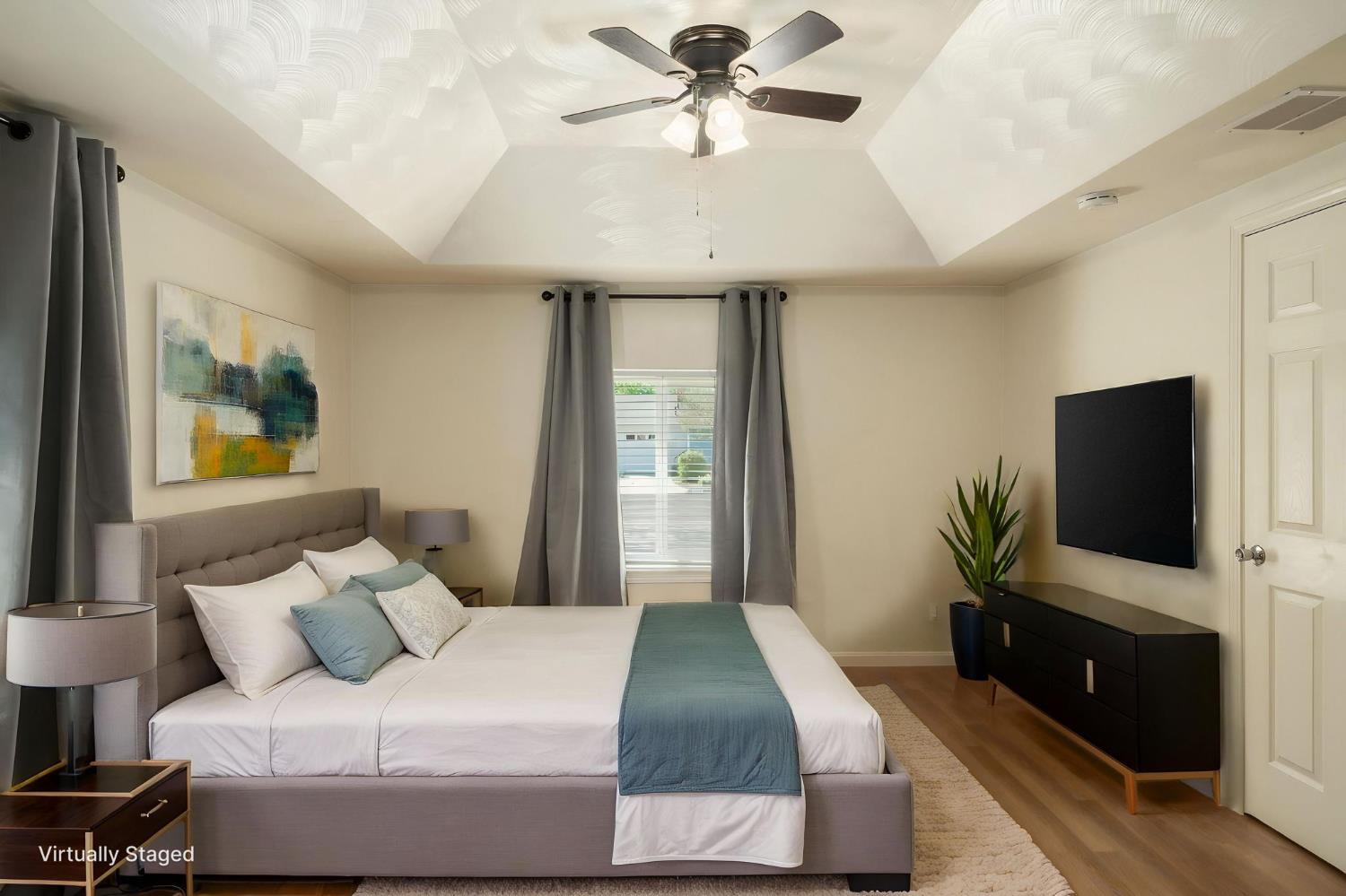 4664 N Vagedes Ave, Fresno, CA 93705