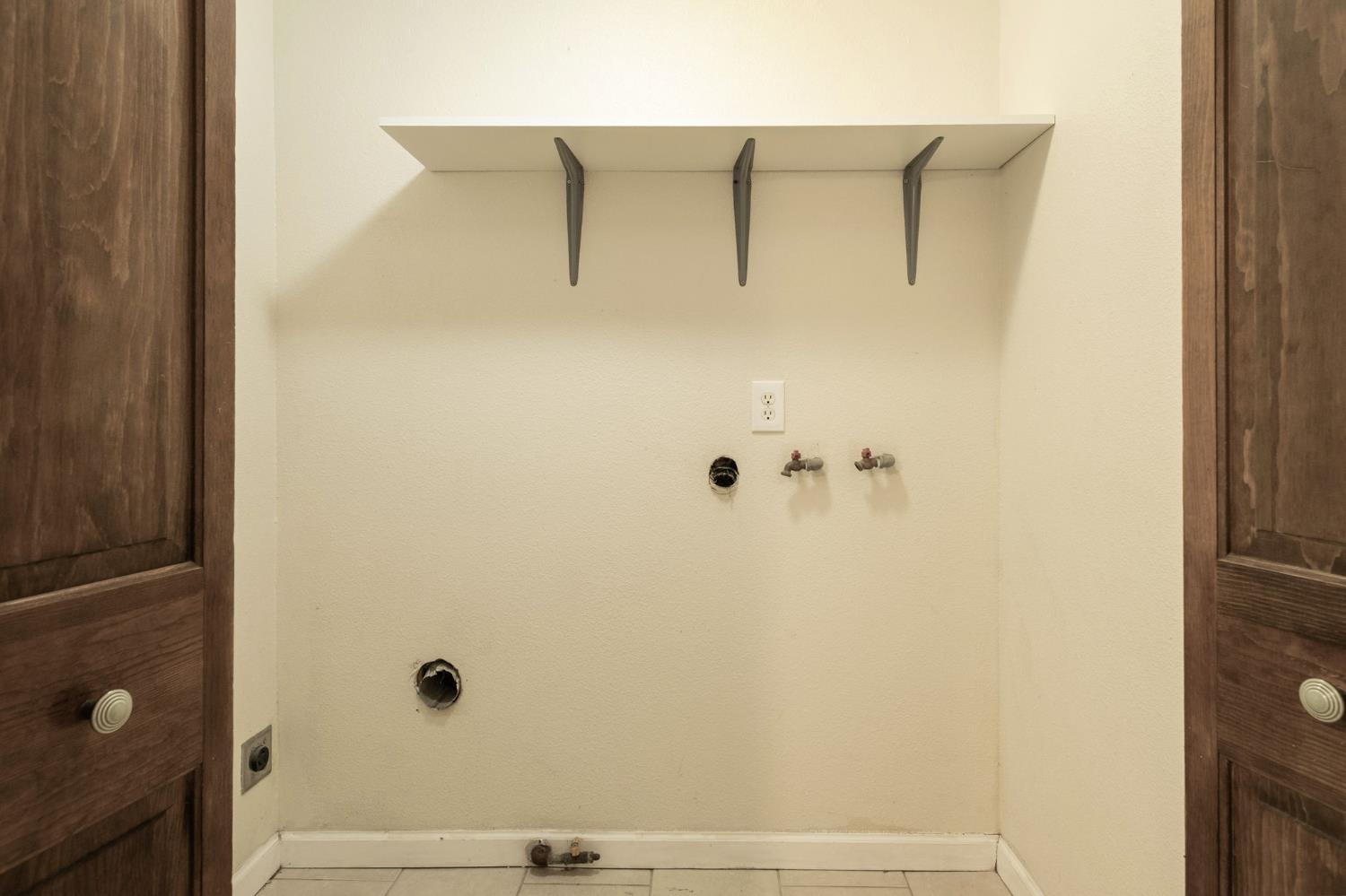 4664 N Vagedes Ave, Fresno, CA 93705