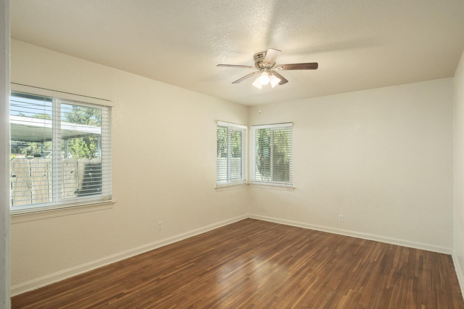 4664 N Vagedes Ave, Fresno, CA 93705