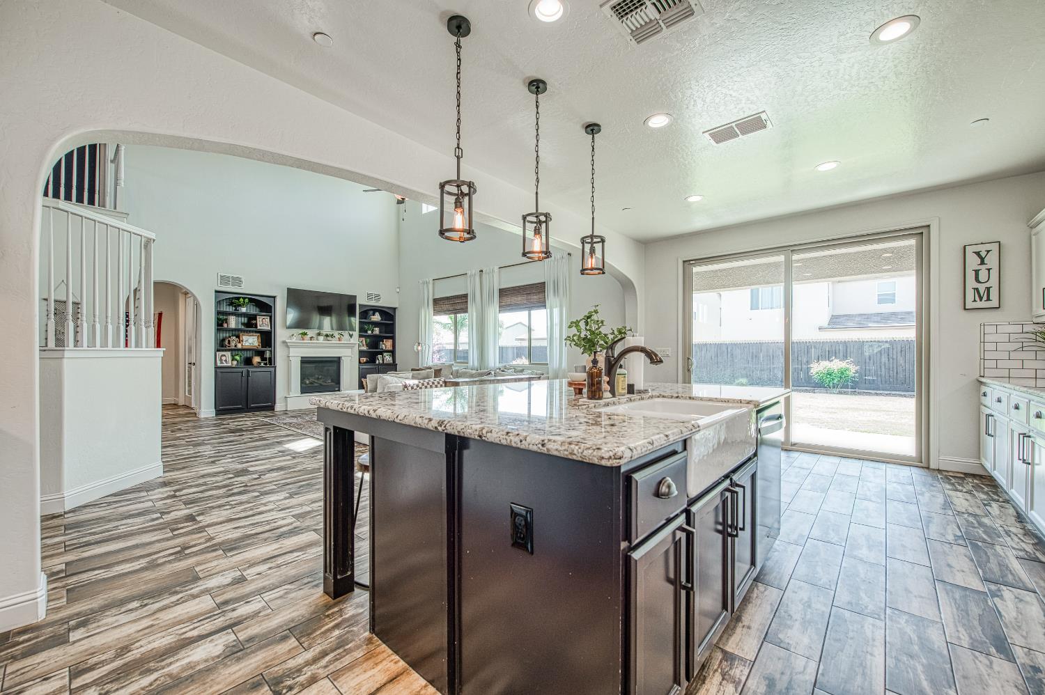 753 E Aretha Ave, Fowler, CA 93625