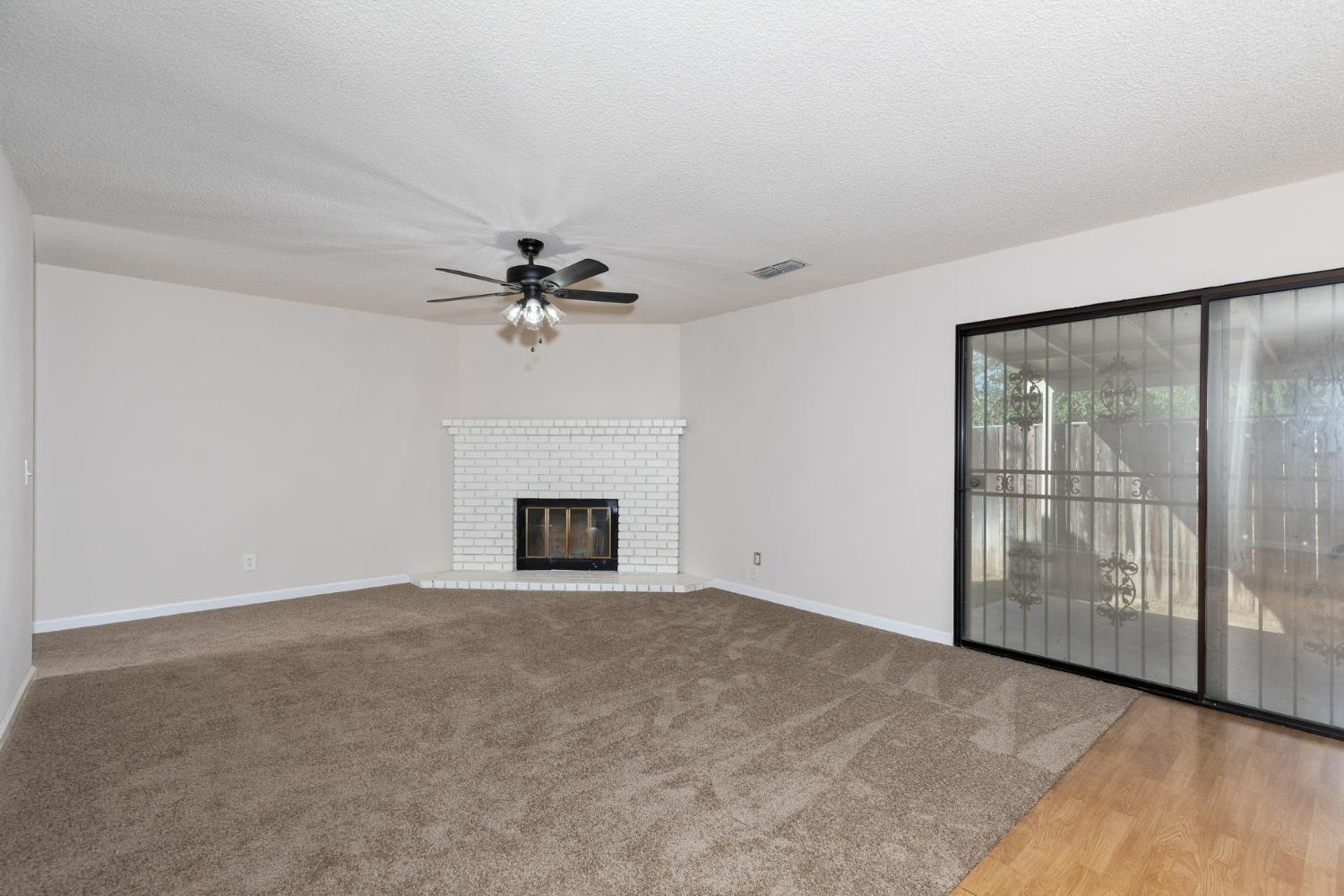 377 W Alluvial Ave, Pinedale, CA 93650