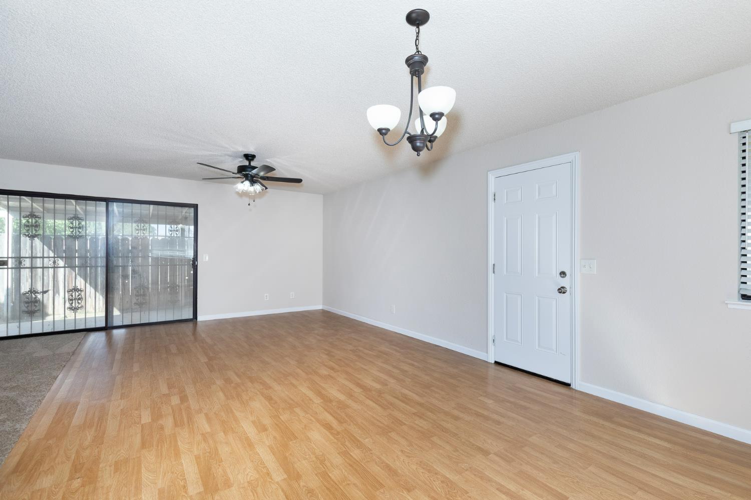 377 W Alluvial Ave, Pinedale, CA 93650