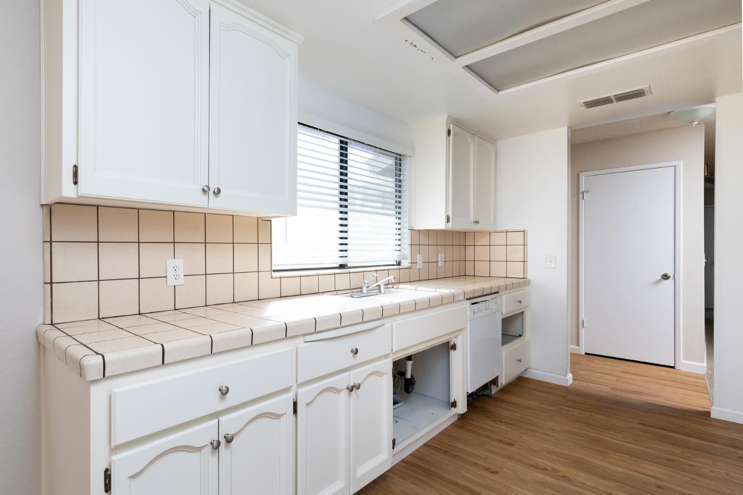 377 W Alluvial Ave, Pinedale, CA 93650