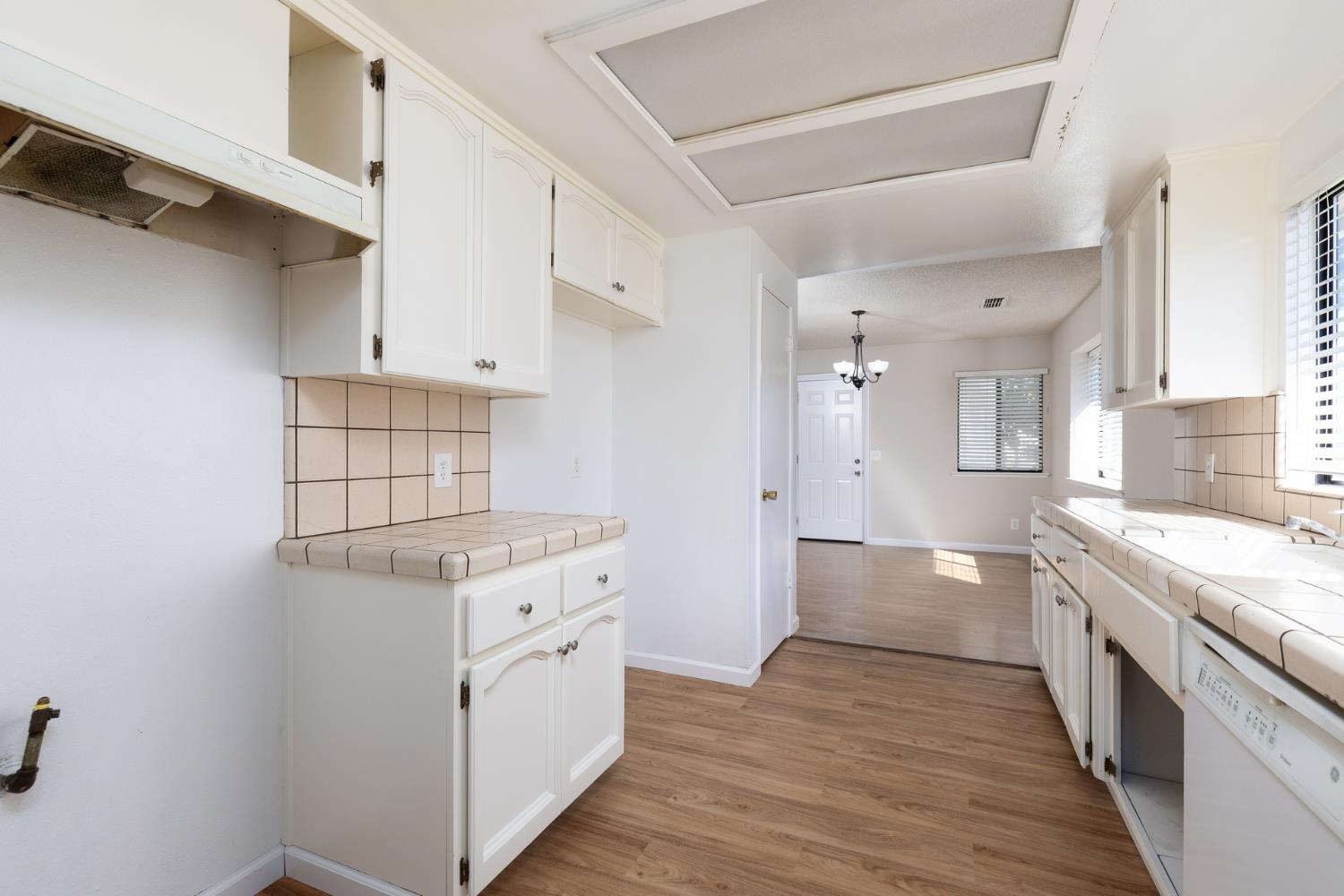 377 W Alluvial Ave, Pinedale, CA 93650