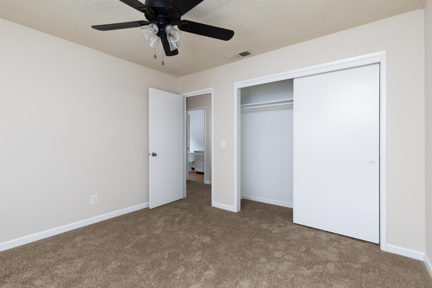 377 W Alluvial Ave, Pinedale, CA 93650