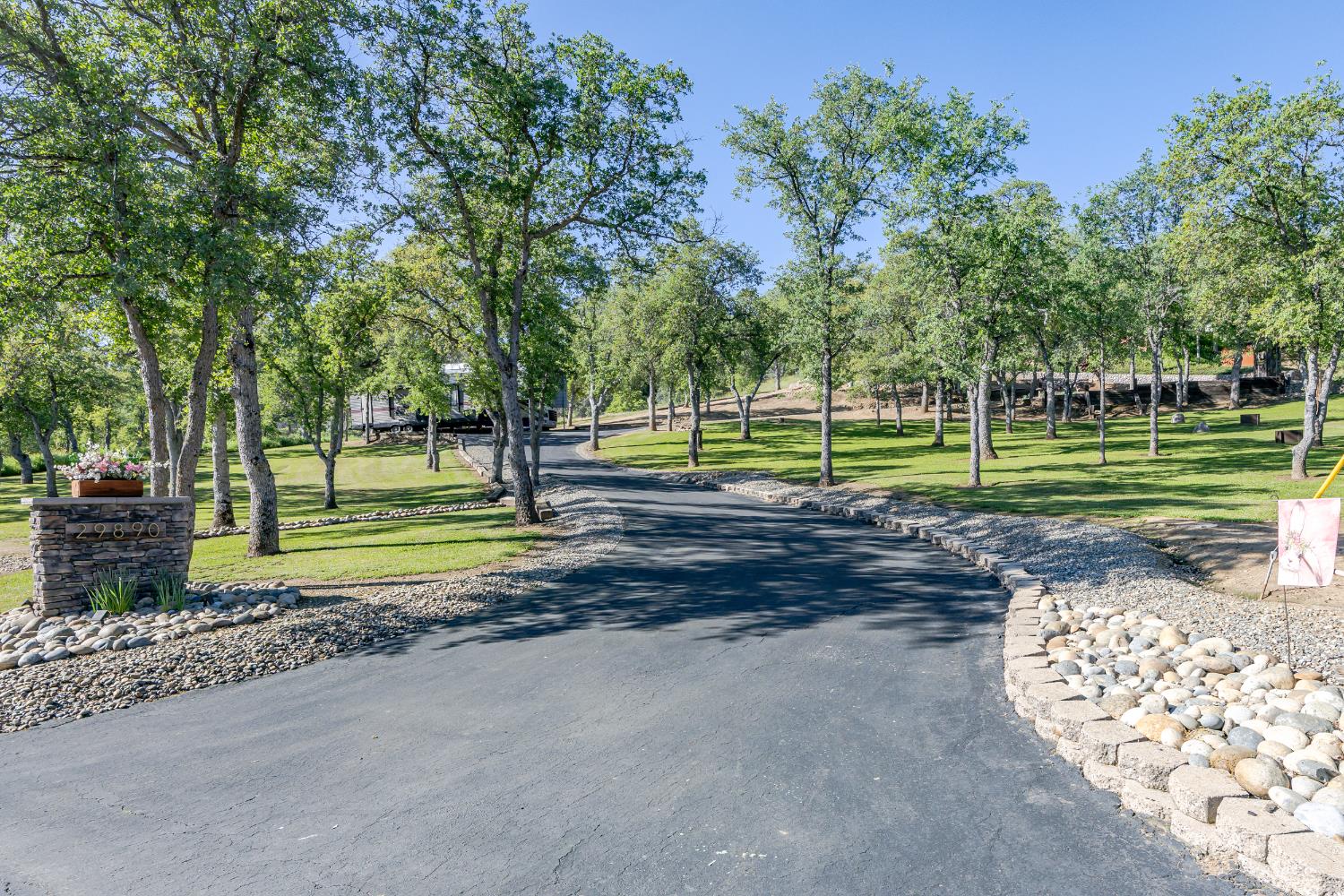 29890 Horseshoe Dr, Coarsegold, CA 93614