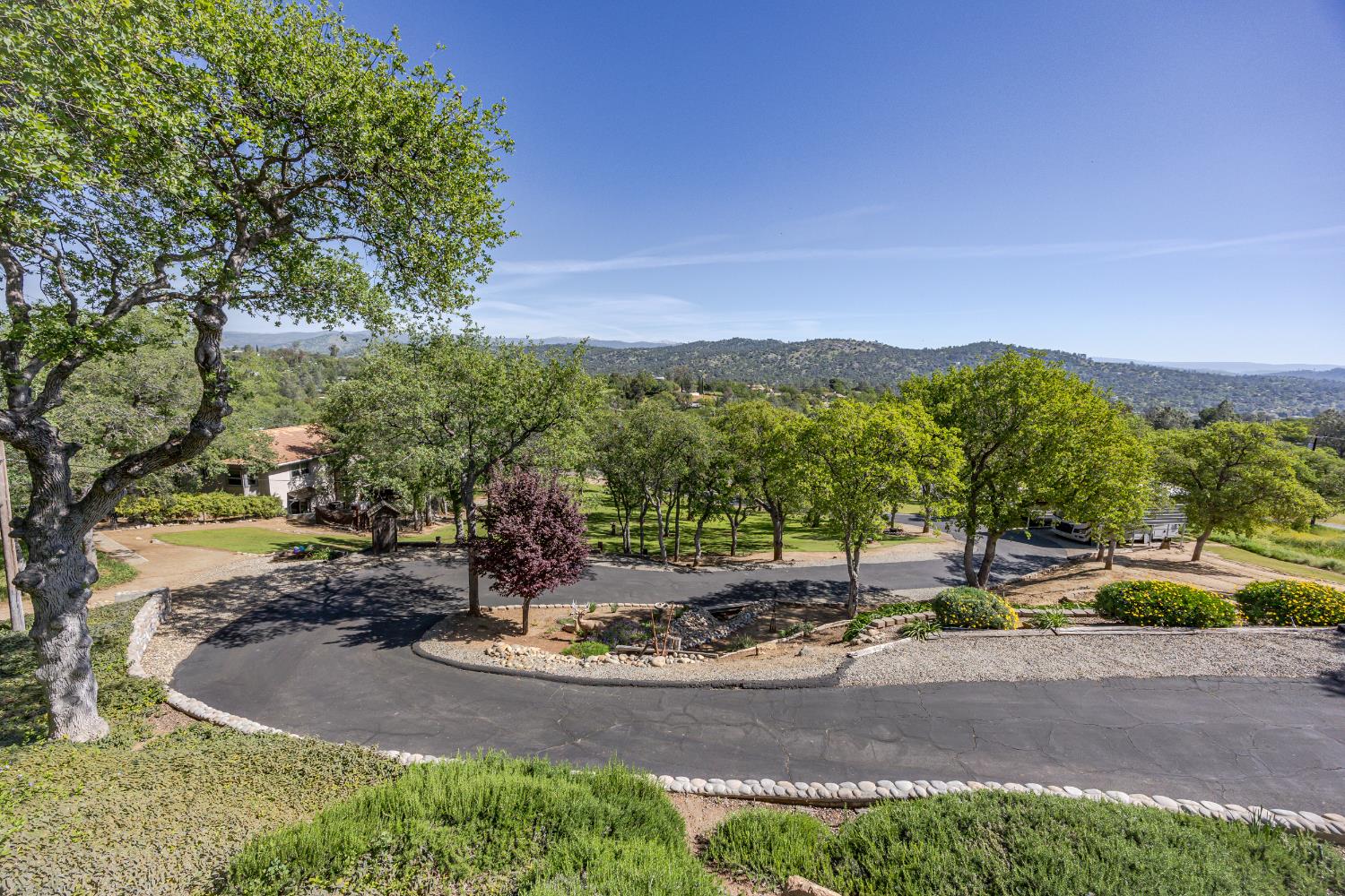 29890 Horseshoe Dr, Coarsegold, CA 93614