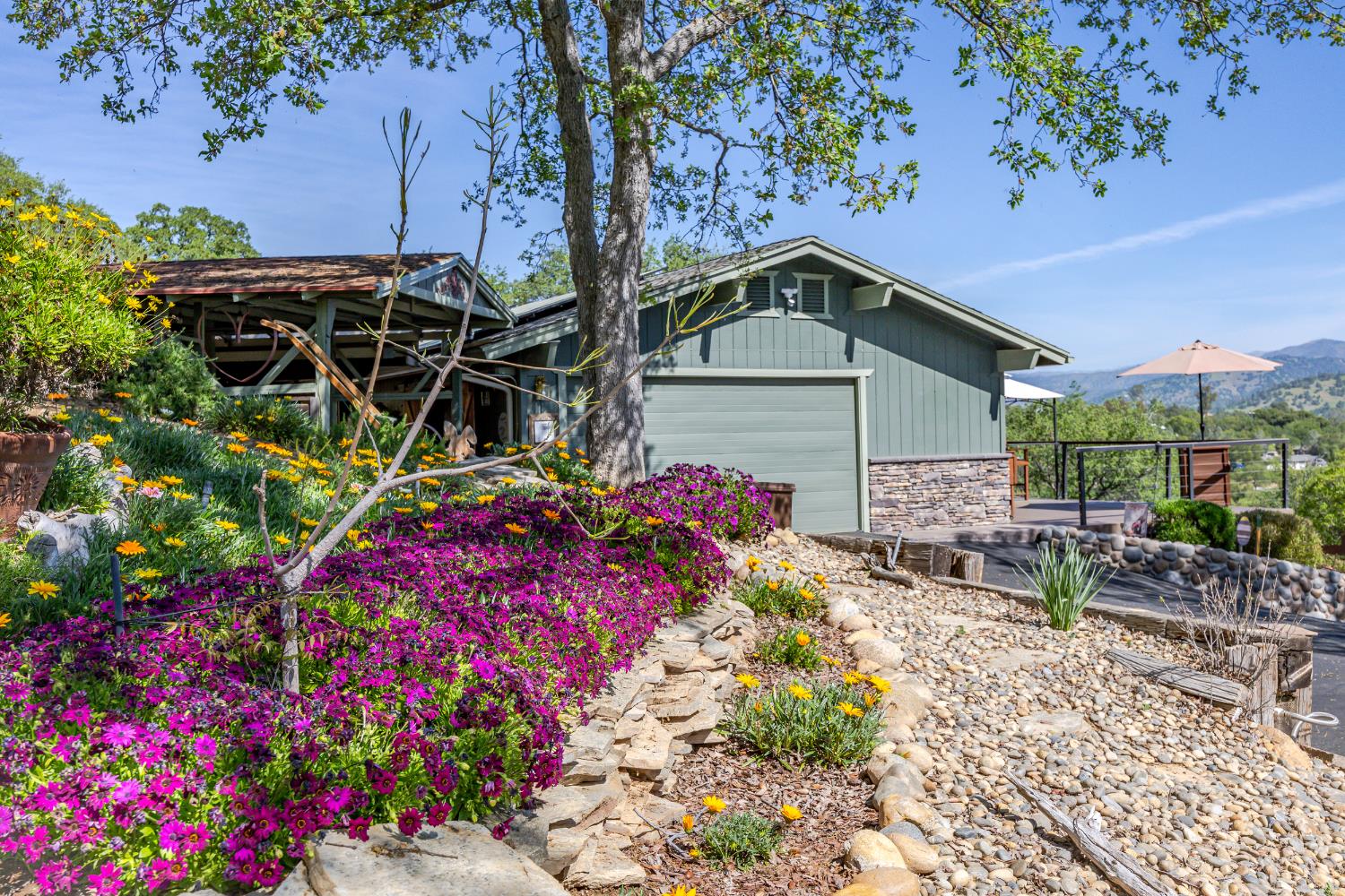 29890 Horseshoe Dr, Coarsegold, CA 93614