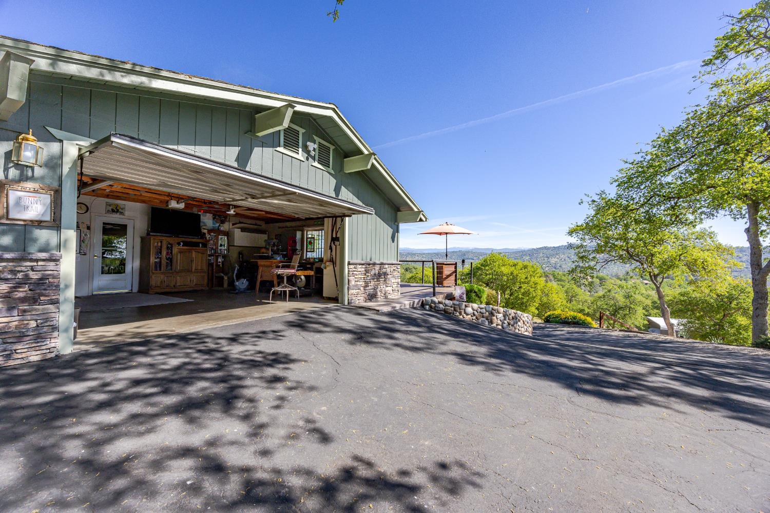 29890 Horseshoe Dr, Coarsegold, CA 93614