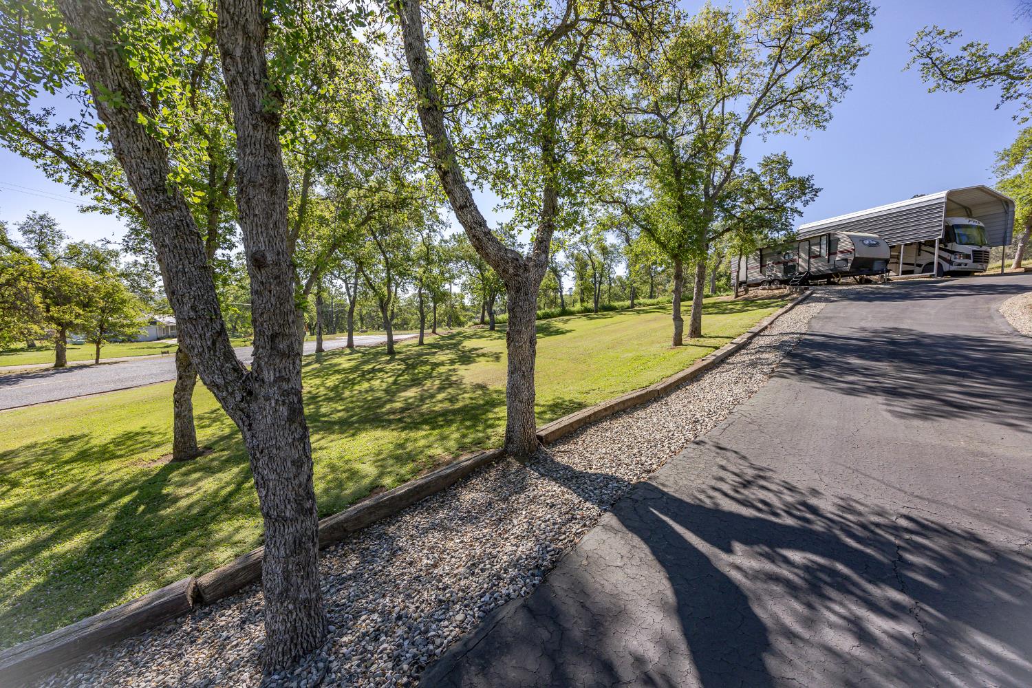 29890 Horseshoe Dr, Coarsegold, CA 93614