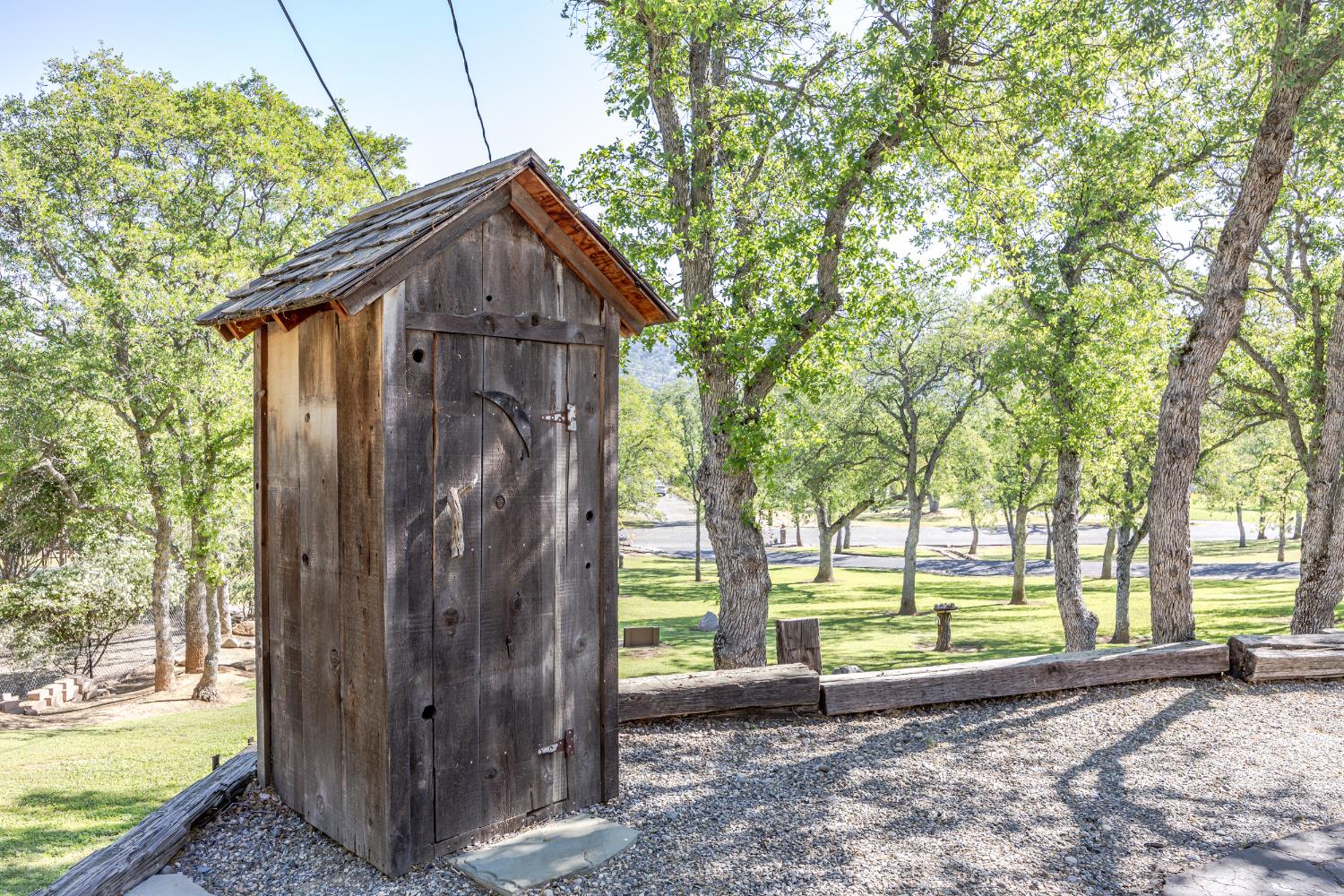 29890 Horseshoe Dr, Coarsegold, CA 93614