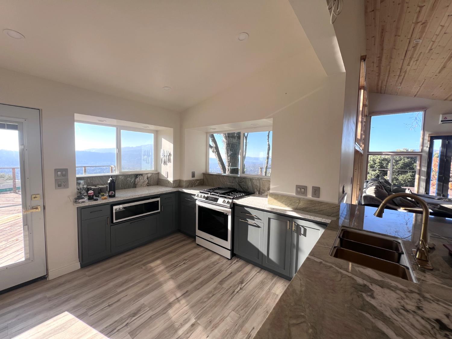 51571 Coyote Ridge Rd, Oakhurst, CA 93644