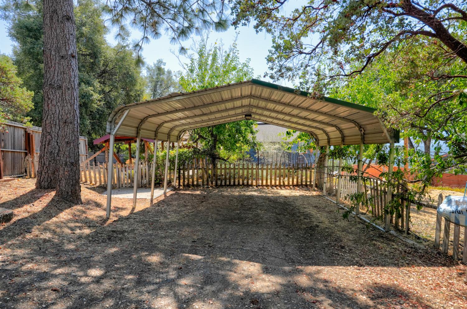 51571 Coyote Ridge Rd, Oakhurst, CA 93644
