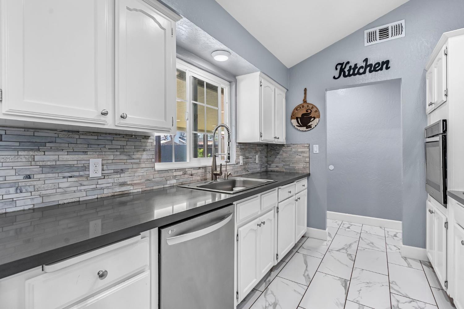 4239 W Cortland Ave, Fresno, CA 93722