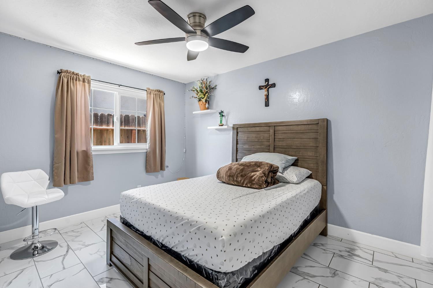 4239 W Cortland Ave, Fresno, CA 93722