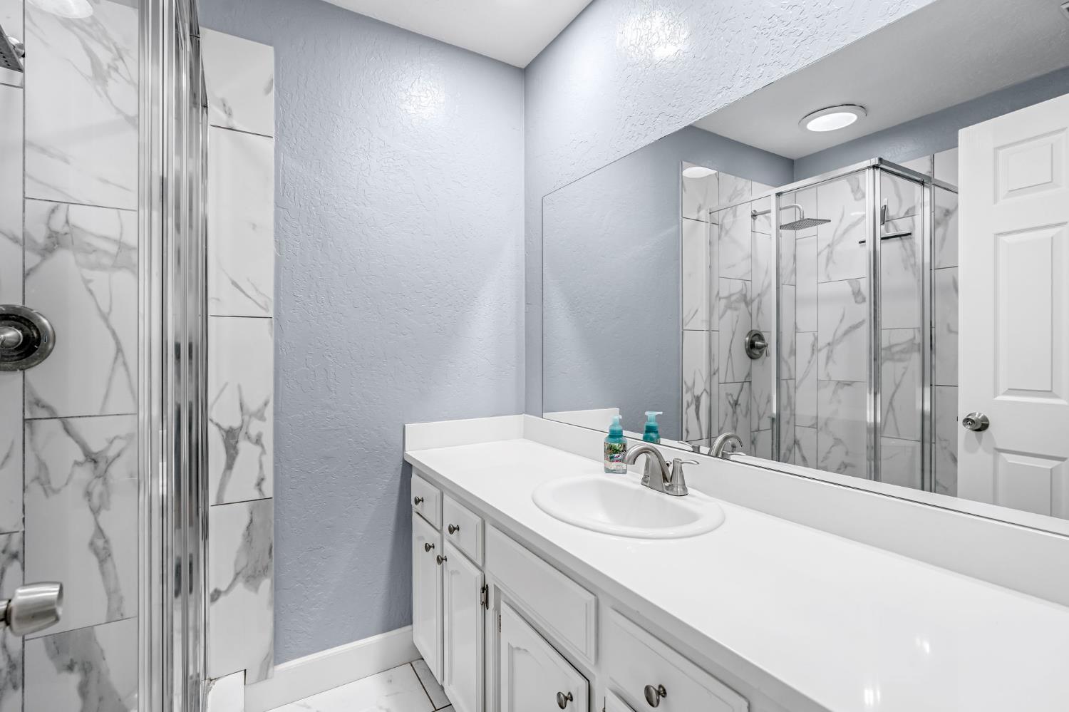 4239 W Cortland Ave, Fresno, CA 93722