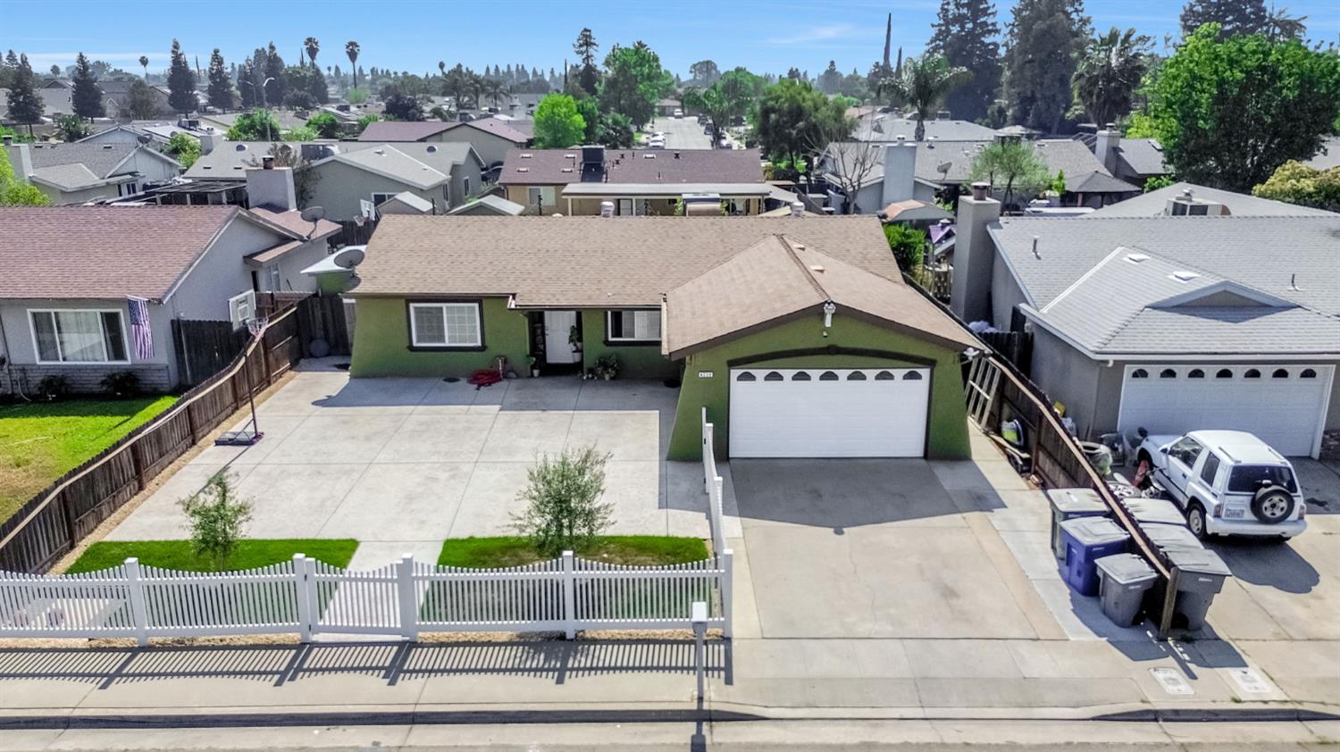 4239 W Cortland Ave, Fresno, CA 93722