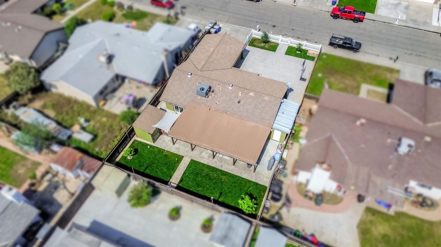 4239 W Cortland Ave, Fresno, CA 93722