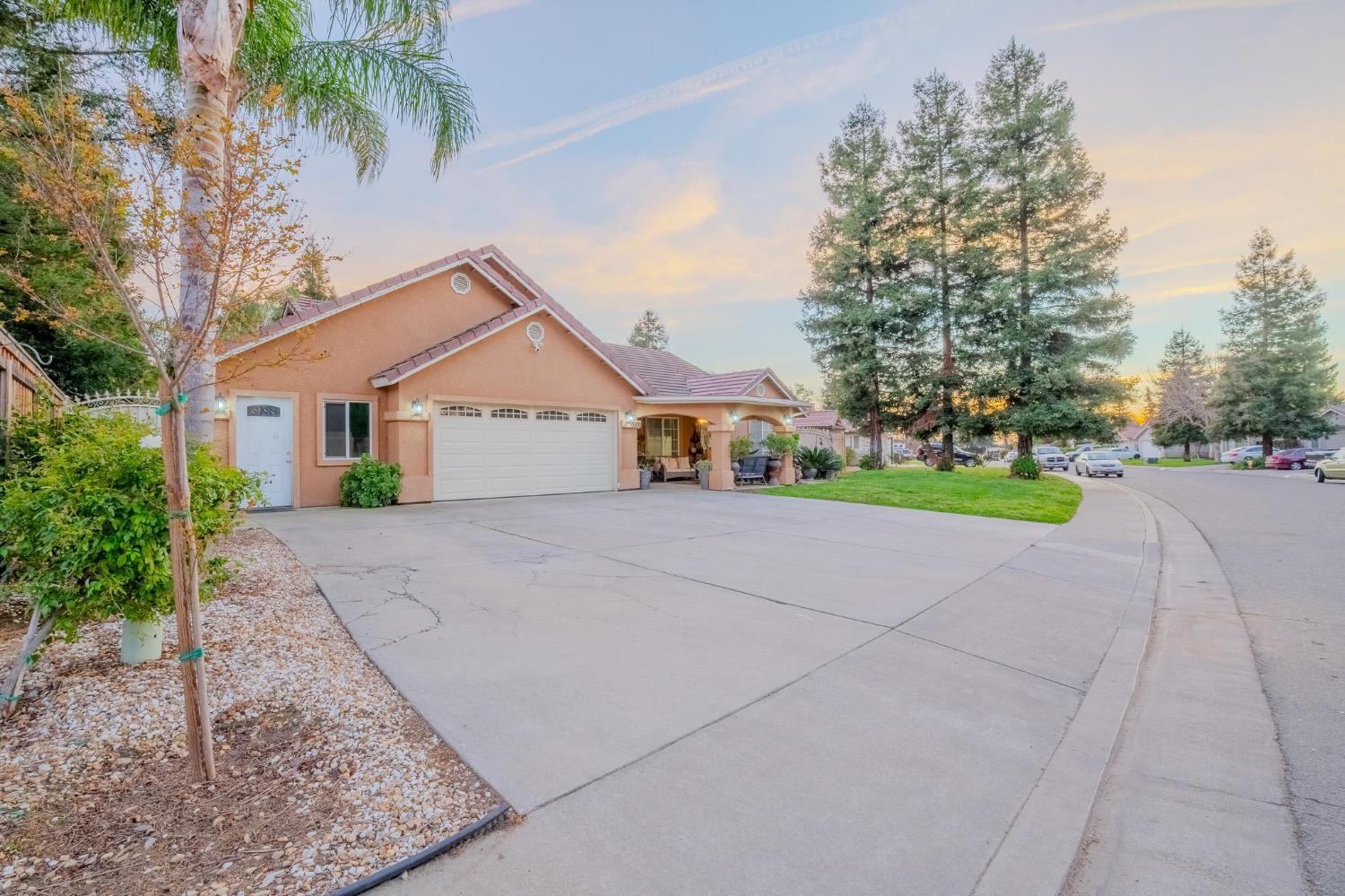 3931 E Elowin, Visalia, CA 93292