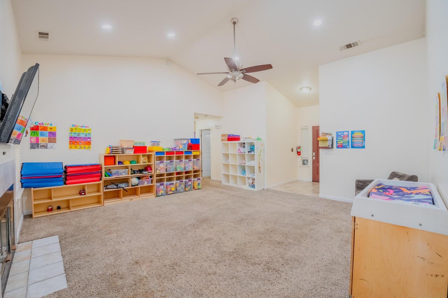 3931 E Elowin, Visalia, CA 93292