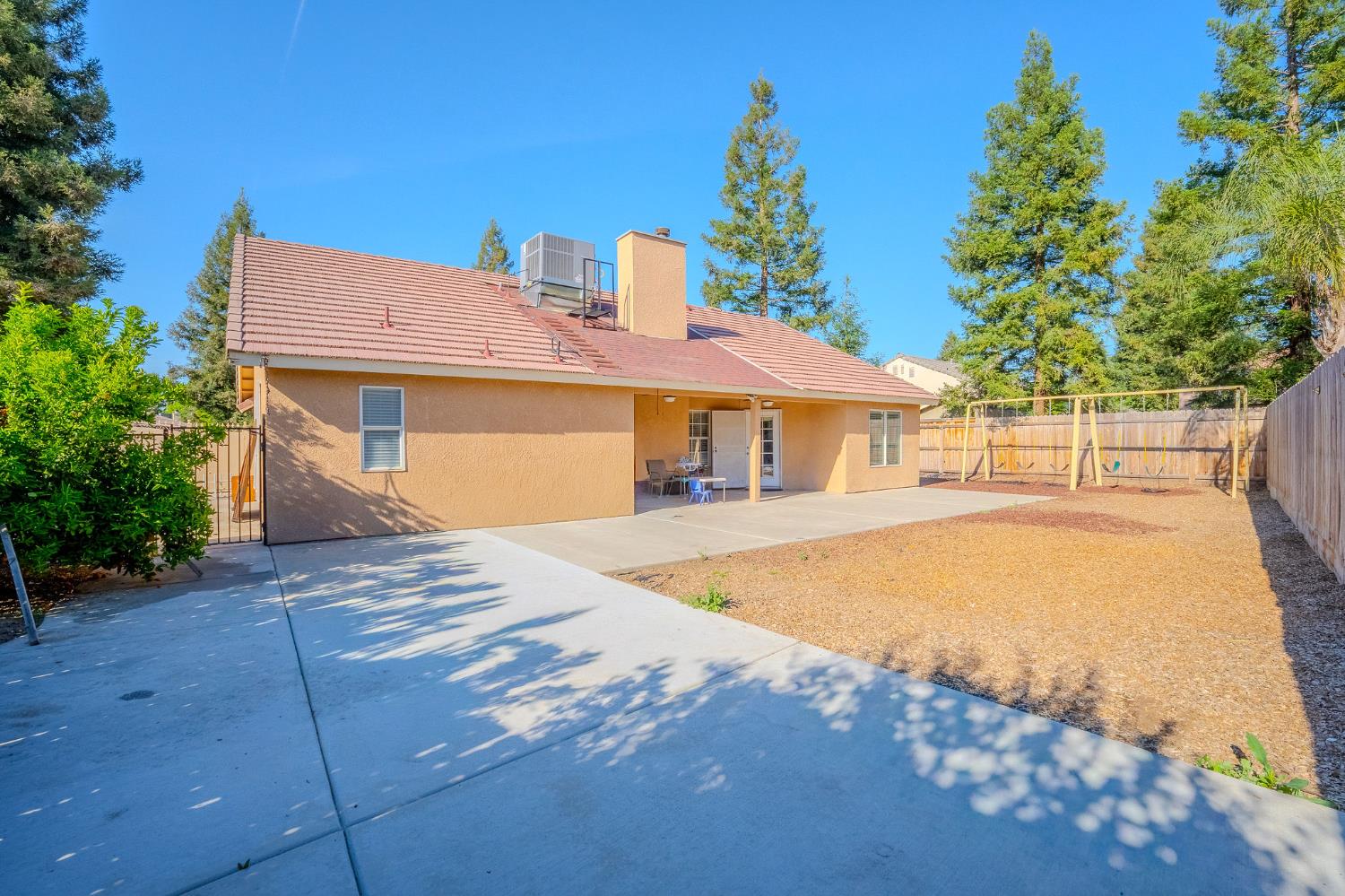 3931 E Elowin, Visalia, CA 93292