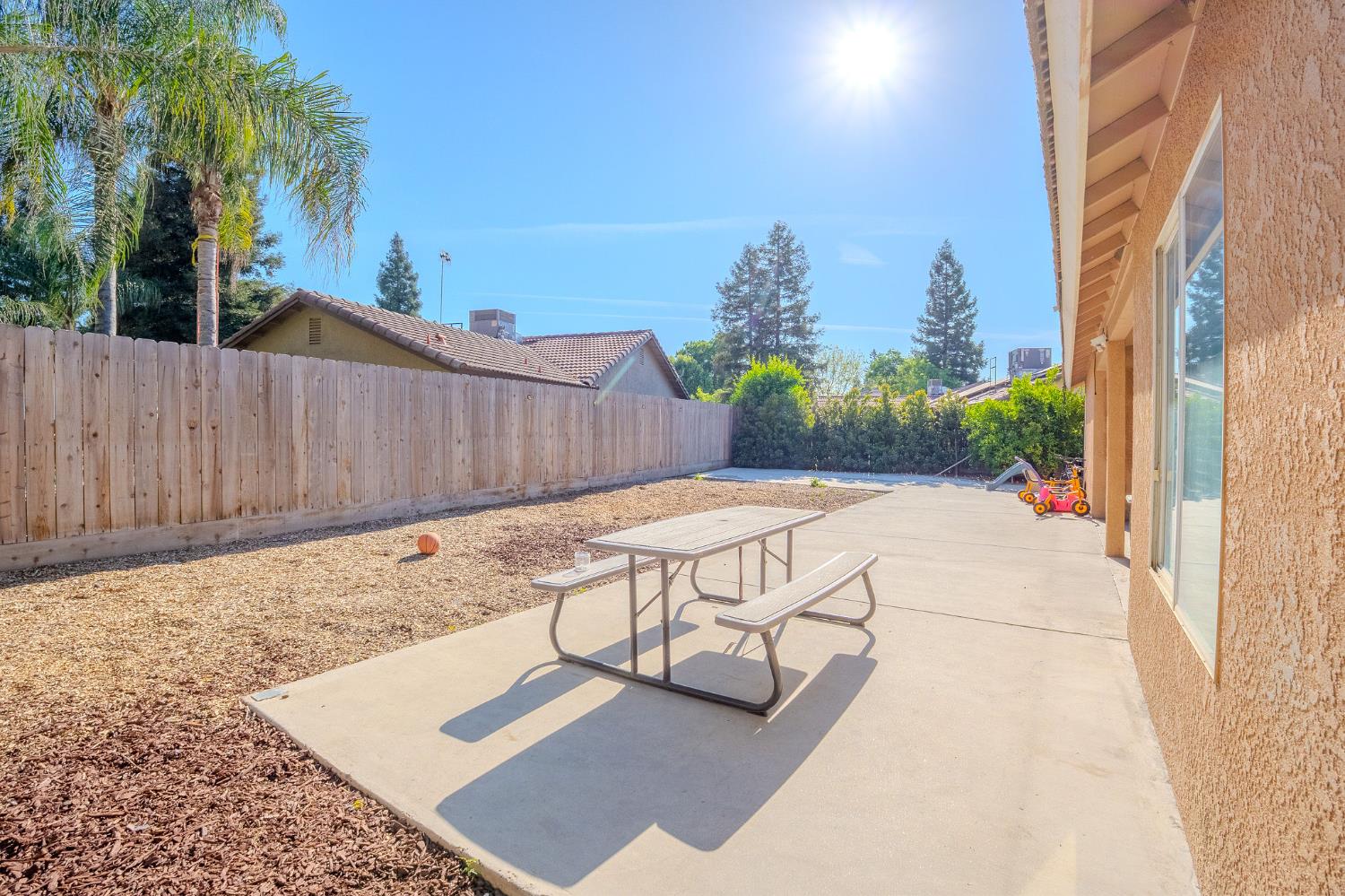 3931 E Elowin, Visalia, CA 93292