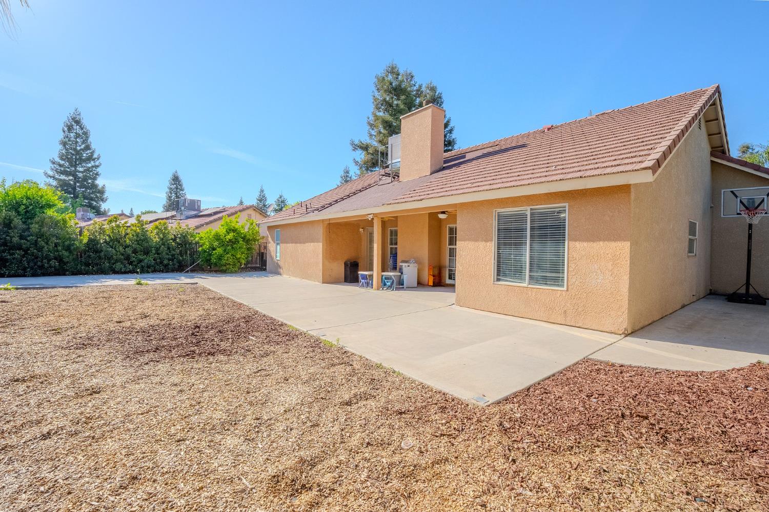 3931 E Elowin, Visalia, CA 93292