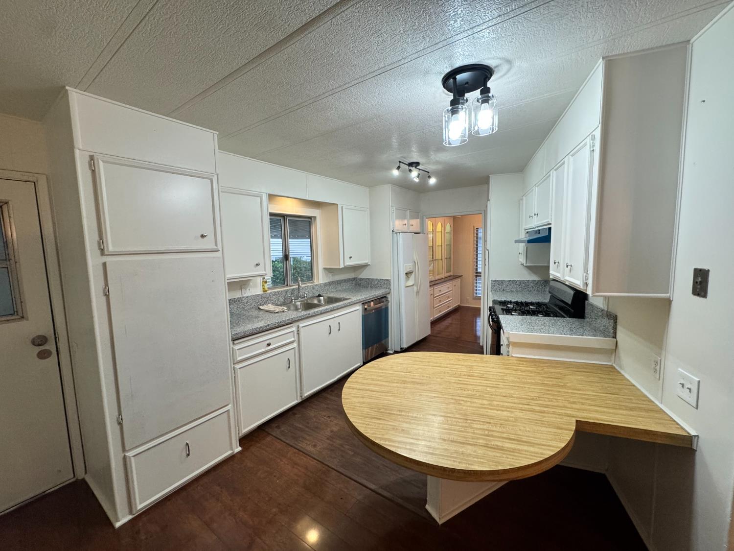 2706 W Ashlan #223, Fresno, CA 93705