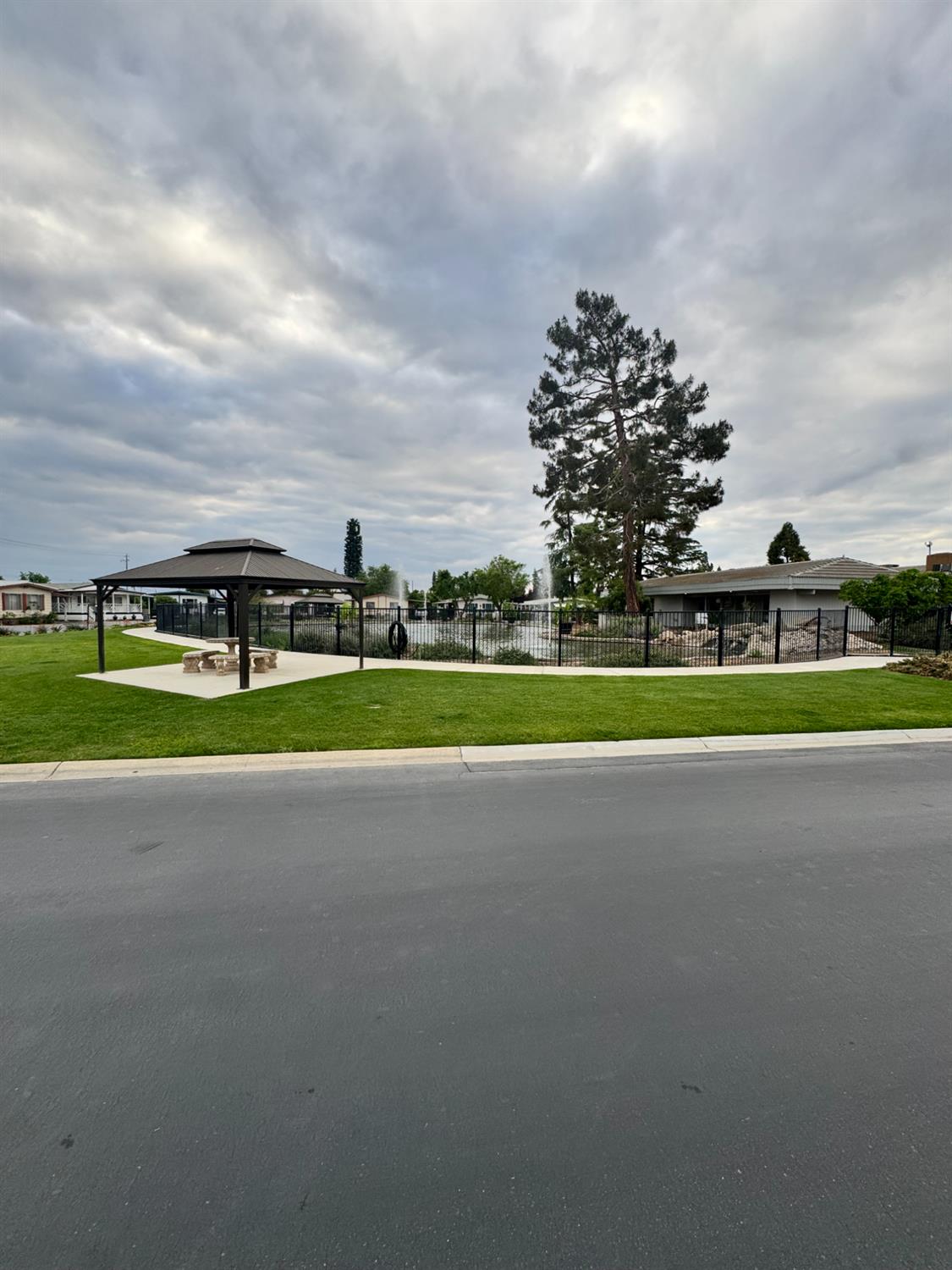 2706 W Ashlan #223, Fresno, CA 93705