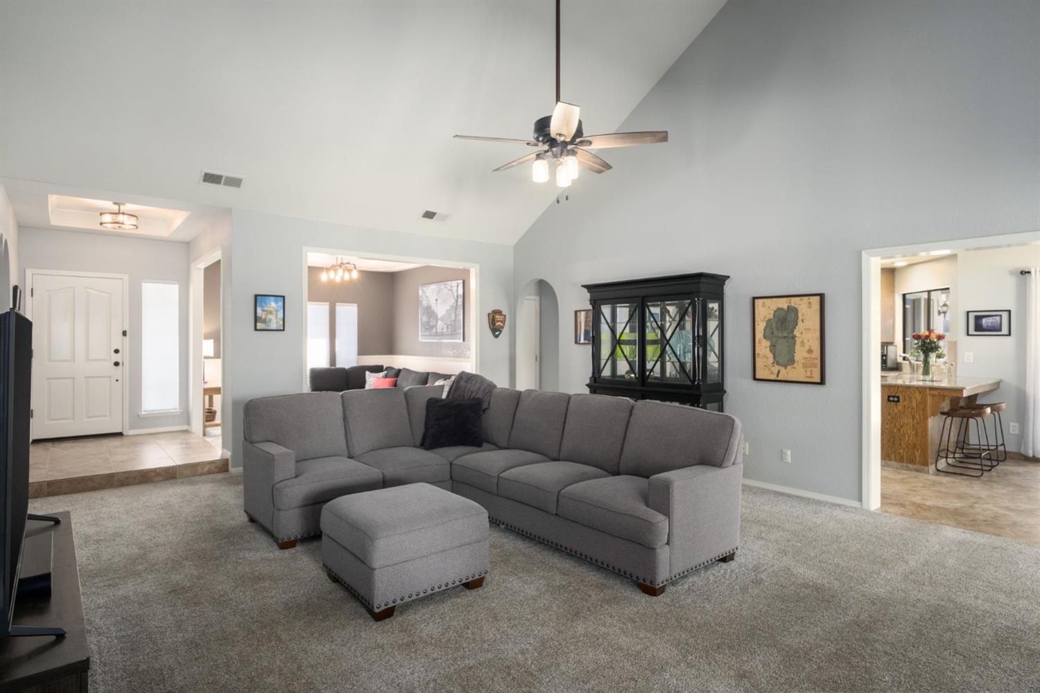 1554 E Omaha Ave, Fresno, CA 93720