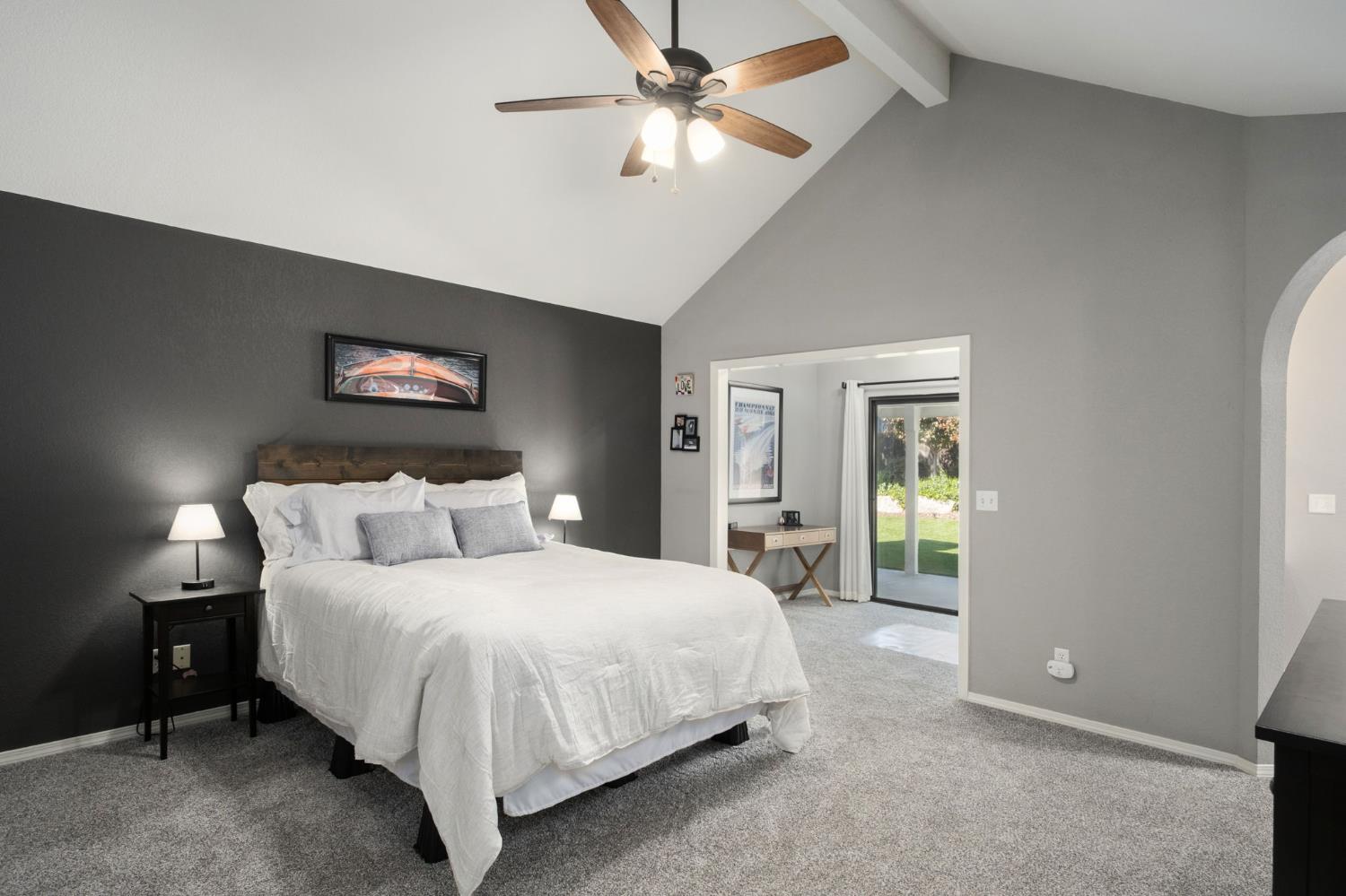 1554 E Omaha Ave, Fresno, CA 93720