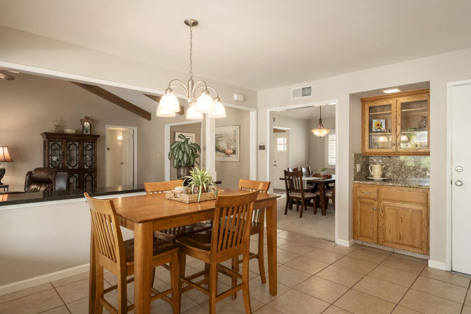 1572 E Decatur Ave, Fresno, CA 93720