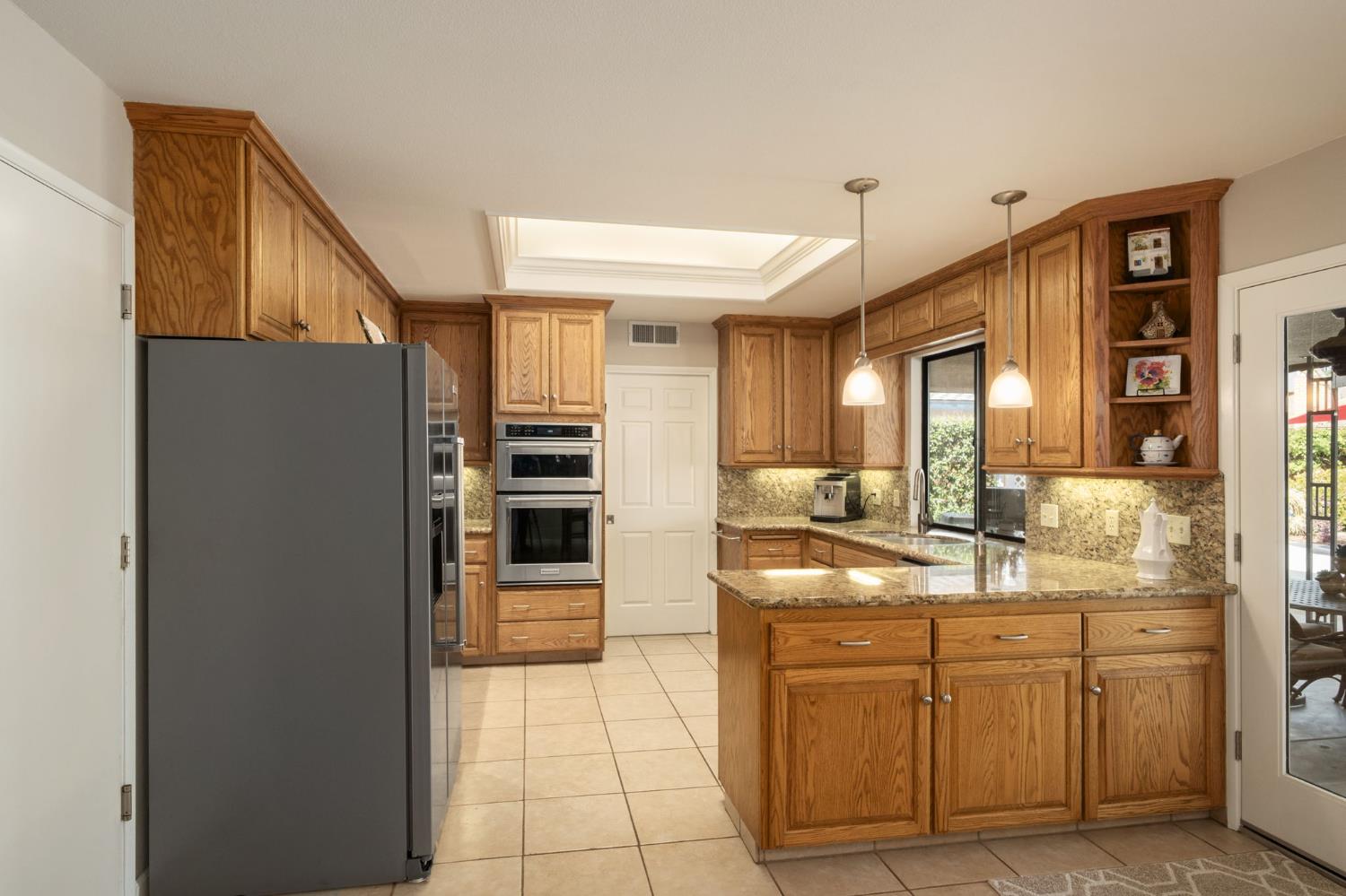 1572 E Decatur Ave, Fresno, CA 93720