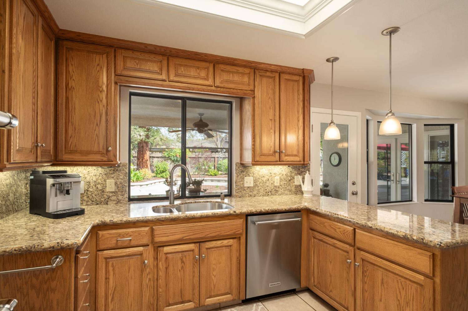 1572 E Decatur Ave, Fresno, CA 93720