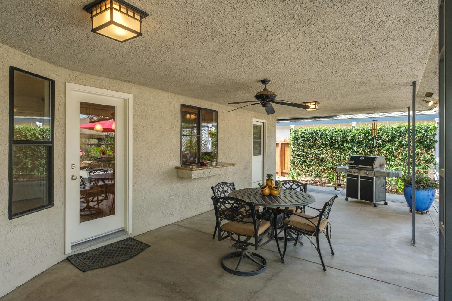 1572 E Decatur Ave, Fresno, CA 93720