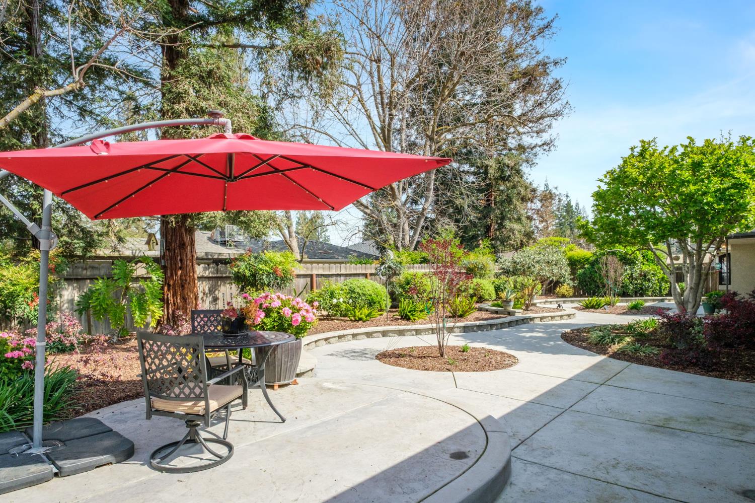 1572 E Decatur Ave, Fresno, CA 93720