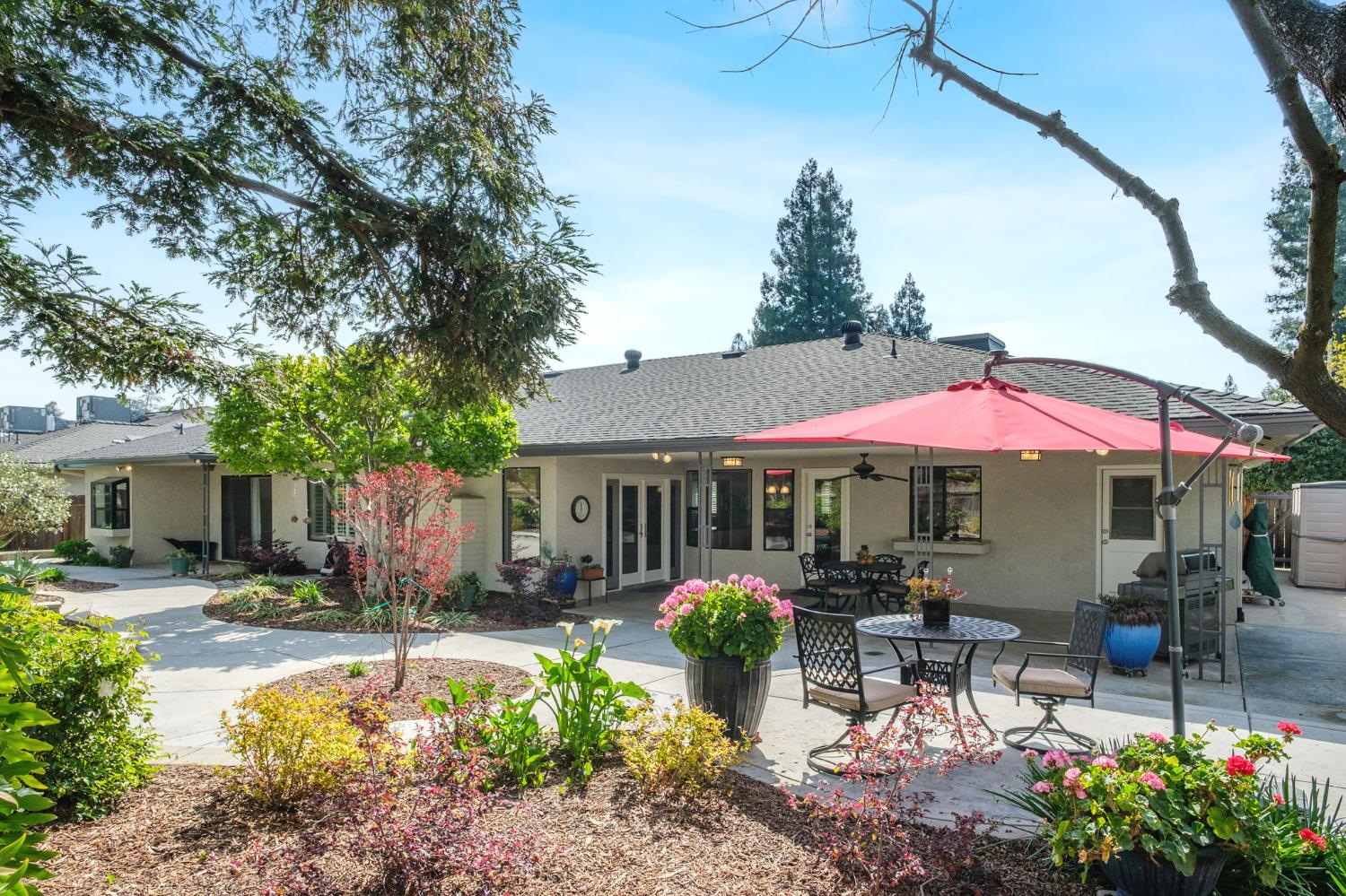 1572 E Decatur Ave, Fresno, CA 93720