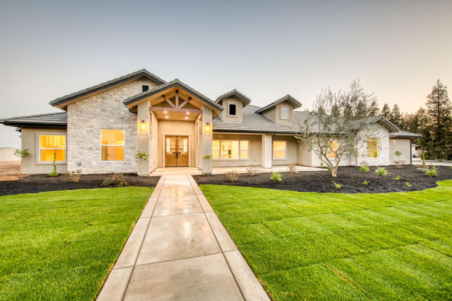 35242 Mustang Ln, Madera, CA 93636