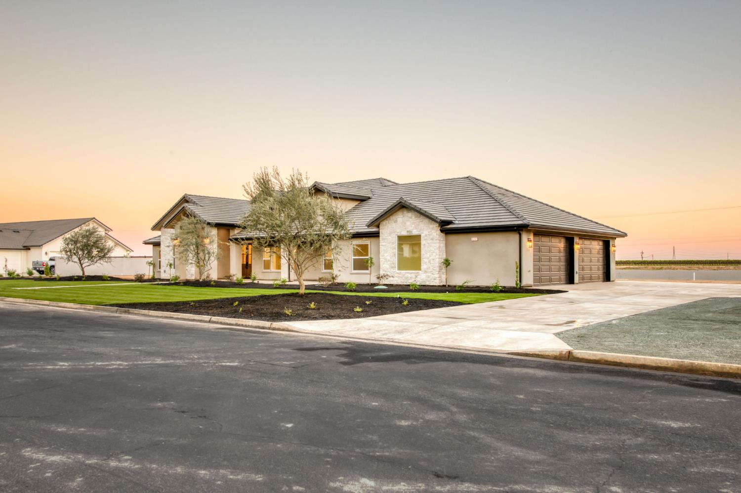 35242 Mustang Ln, Madera, CA 93636