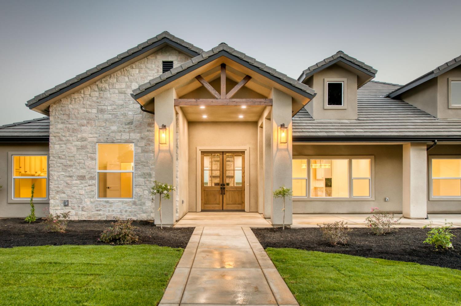 35242 Mustang Ln, Madera, CA 93636