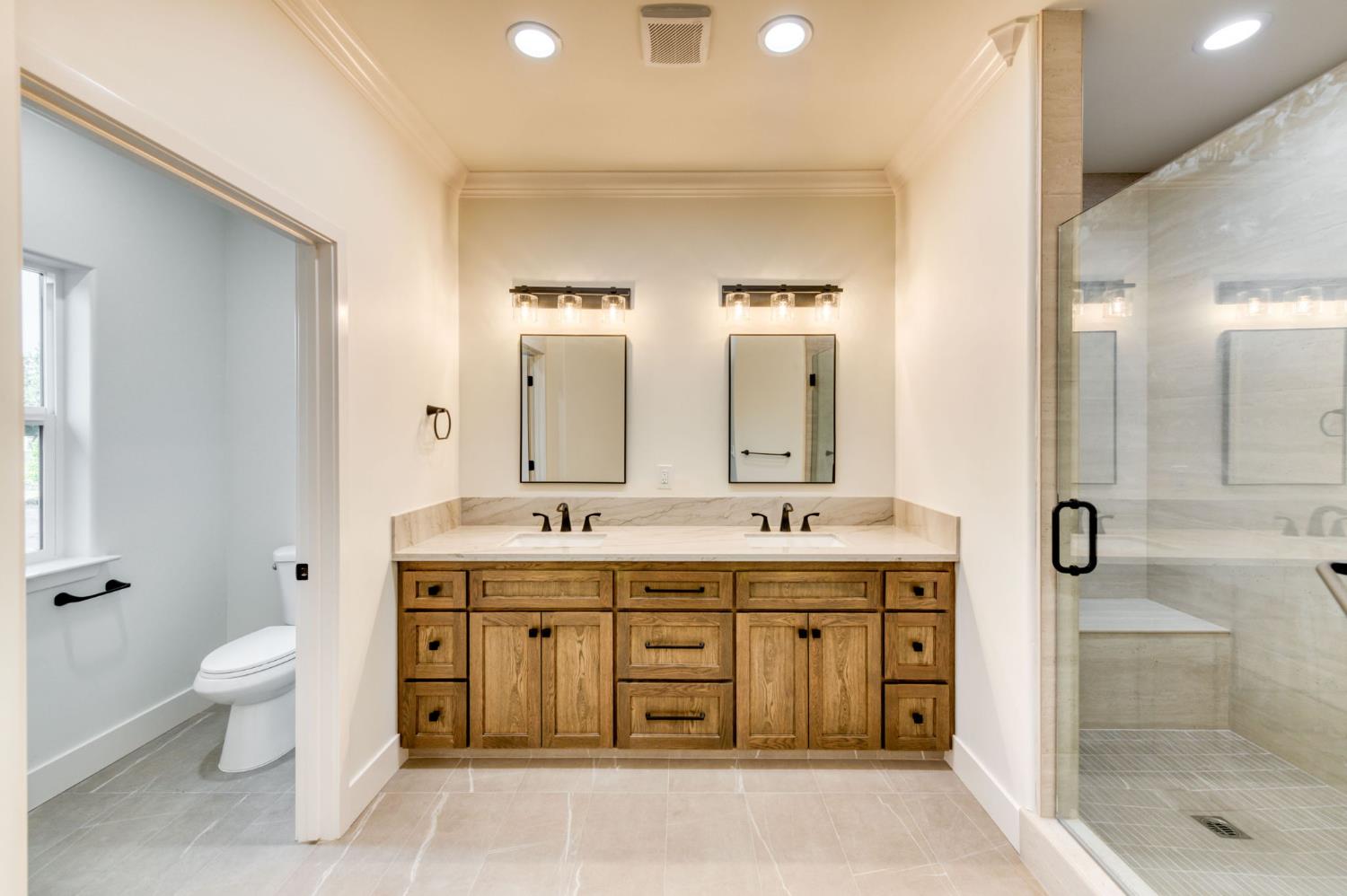 35242 Mustang Ln, Madera, CA 93636