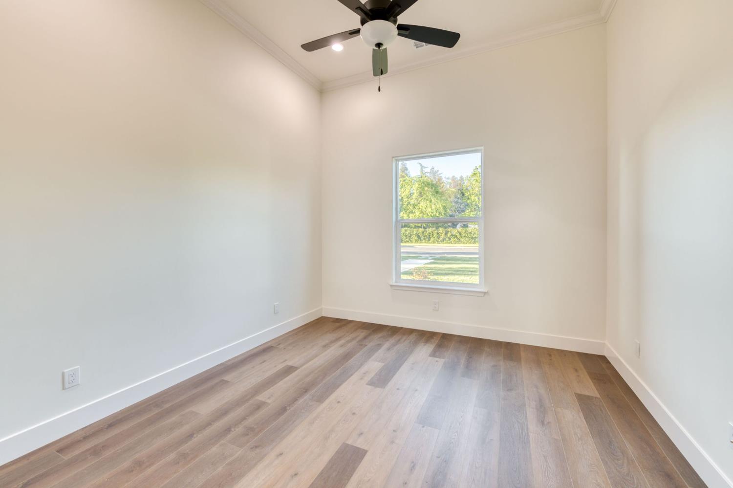 35242 Mustang Ln, Madera, CA 93636