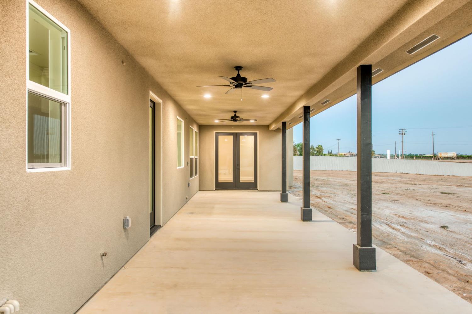 35242 Mustang Ln, Madera, CA 93636