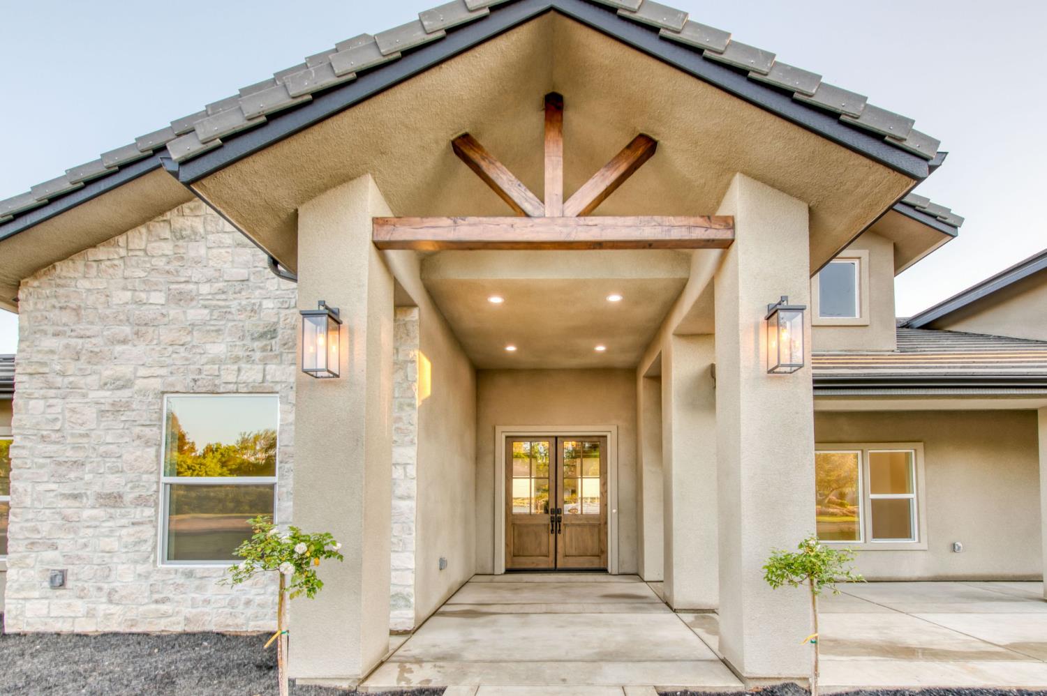 35242 Mustang Ln, Madera, CA 93636