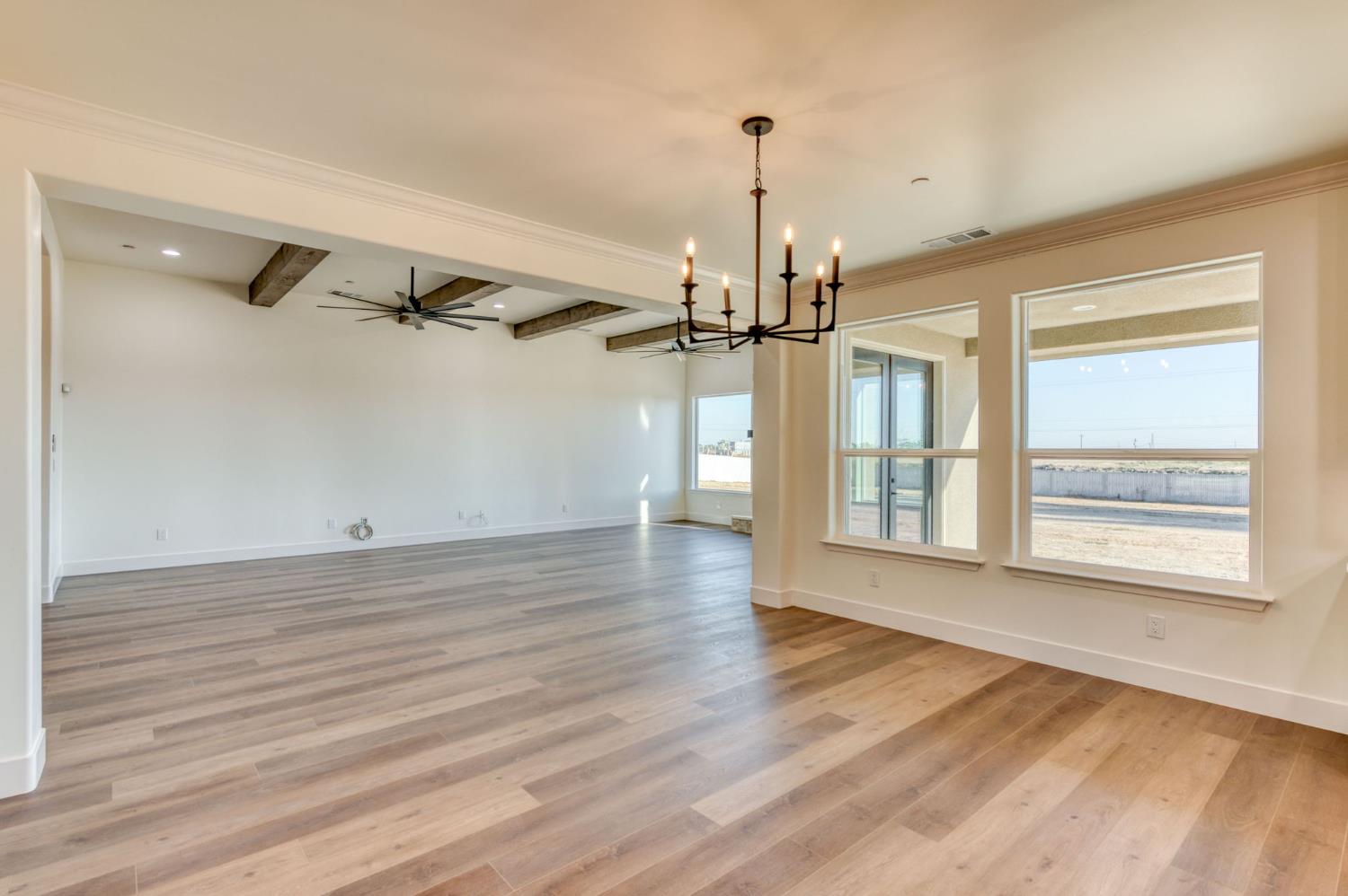 35242 Mustang Ln, Madera, CA 93636