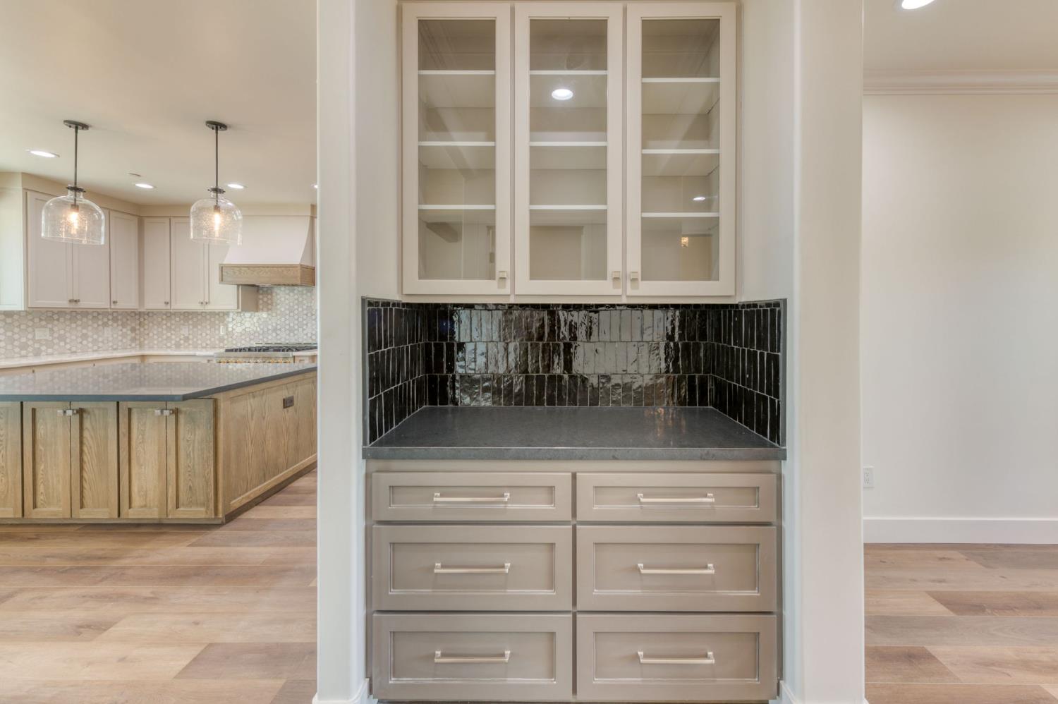 35242 Mustang Ln, Madera, CA 93636