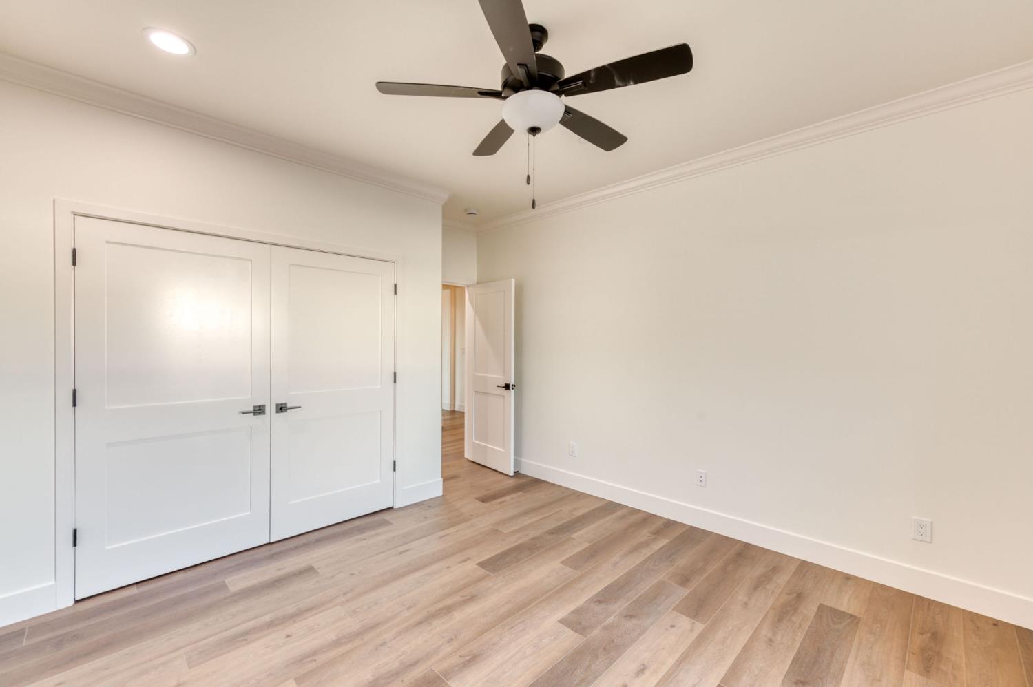 35242 Mustang Ln, Madera, CA 93636