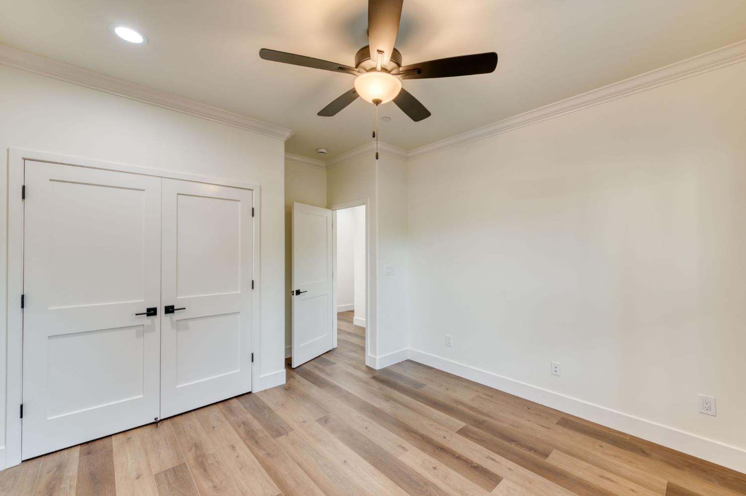 35242 Mustang Ln, Madera, CA 93636